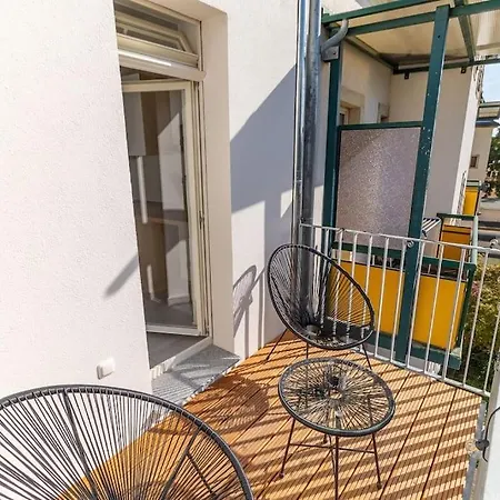 *4 Personen, 2 Zi, Zentrumsnah*