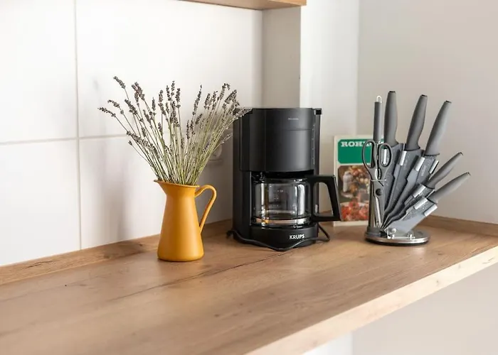 *4 Personen, 2 Zi, Zentrumsnah*